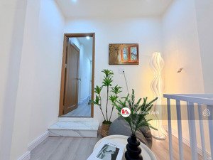 nhà 2 tầng full nội thất - k109 trần cao vân - trung tâm tp