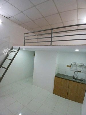 cho thuê nhà 4 tầng hẻm xe hơi 56m2 đường lê hồng phong q10