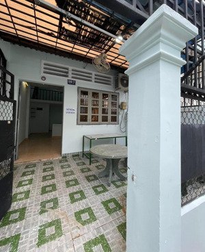 cho thuê nhà nguyên căn gần đường 385 lê văn việt giá 6tr có gác