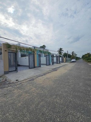 nhà mới 100% khu phố long hải, p. long hoa, tây ninh, 2pn, 2wc, 4.5*28.5m, thổ cư 100m²