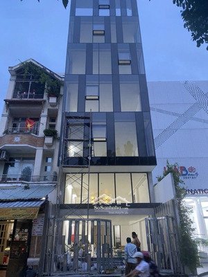 bán tòa nhà mặt tiền q.3 - 8 tầng - dòng tiền 2,4 tỷ/năm - giảm gấp 6 tỷ