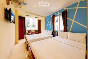 cần bán gấp để định cư nước ngoài nên hạ giá rất tốt khách sạn đang kinh doanh khu lộc thọ sát biển