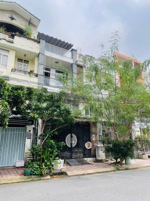 bán căn nhà phố mặt tiền đường d20, lk the global city mt ngang 5m. 1 trệt 2 lầu