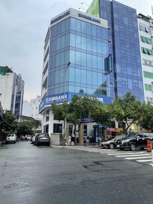 siêu phẩm toà nhà 3 mt nguyễn thái sơn 8 tầng thang máy dt : 10x21m 8 tầng giá 31.5 tỷ hđt 150tr