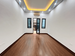 Nhà Tân Mai mới đẹp ở ngay 33m² x 5 tầng, Giá 7.65 tỷ.