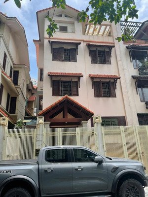 cho thuê bt vimeconguyễn chánh, trung hòa, cầu giấy. dt 150m2 mt 8m 4 tầng. giá 40tr. lh 