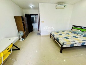 phòng ban công tách bếp full nội thất kdc trung sơn gần lotte mart q7 & aeon q8. 45m chỉ 7tr/th.