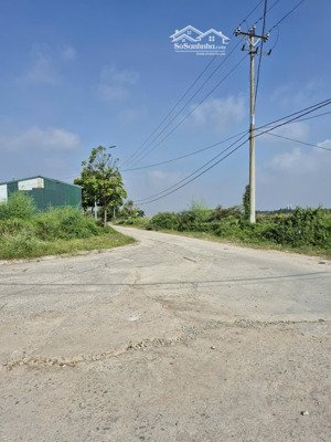 cần bán mảnh đất đấu giá tại khê nữ phúc thịnh vỉa hè đường rộng 20m cạnh bìa làng 80m2