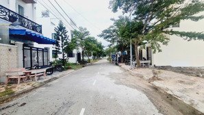 bán 4,5x18m giá 1,3 tỷ gần biển, trung tâm lagi, tiện ở hoặc đầu tư