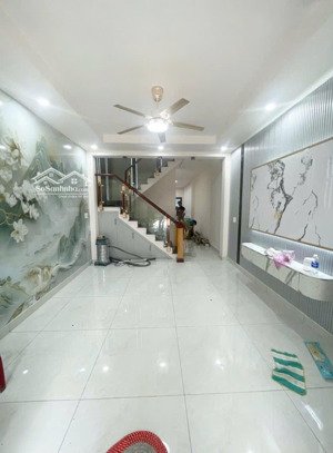 bán nhà mới 3 tầng, 6 pn, hẻm xe hơi sau căn mặt tiền tạ quang bửu p4. q8