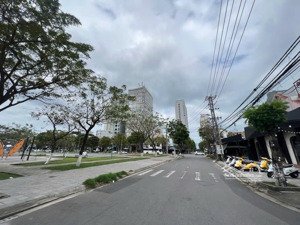 lô góc vip hồ hán thương gần sông