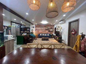 cần bán căn 2 phòng ngủ tứ hiệp plaza, nhà ở full đồ