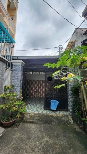 nhà 3 tầng kiên cố - hẻm xe hơi đỗ cửa - gần chợ lý phục man
