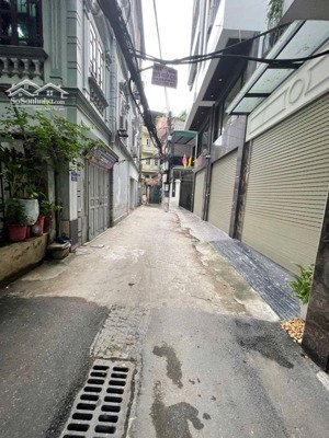 không có căn thứ 2!siêu phẩm thạch bàn - 6 tầng mới cóng - ô tô vào nhà - full nội thất