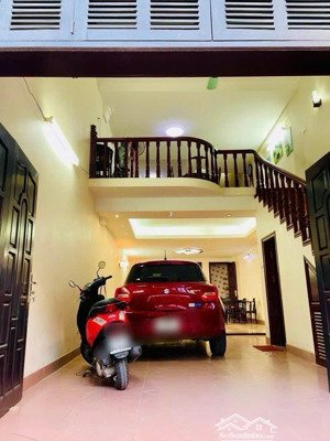 bán nhà trần cung - mặt tiền rộng - thông số đẹp - ô tô vào nhà