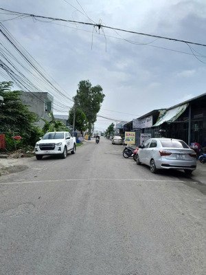 đất đường nhựa 8m thông kdc tân đức, dt: 5 x 25 (125m2 full thổ cư)