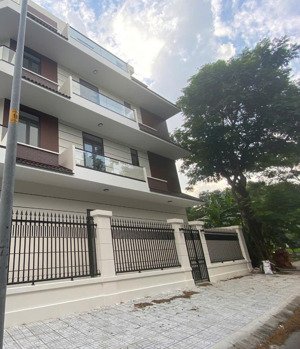 bds hvl nc - cho thuê biệt thự văn phòng góc 2 mt kdc liên phường q9