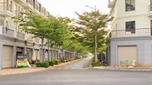 nhà phố eco city 4 tầng nằm đối diện trường học hoa viên giá tốt nhất khu đô thị