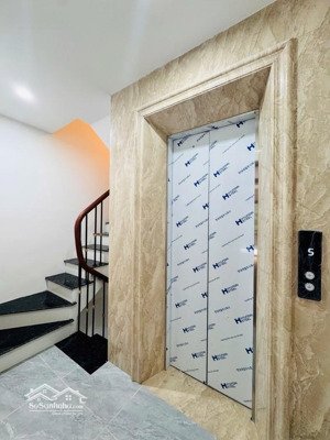 khu ba đình - nhà mới - thang máy - nội thất xịn - chỉ 10m ra ô tô - gần hồ ngọc khánh - hơn 8 tỷ