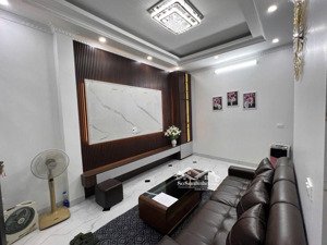 hoàng mai - thang máy - lô góc 3 mặt thoáng - mặt tiền rộng - diện tích 35m2 x 5 tầng x hơn 6 đồng