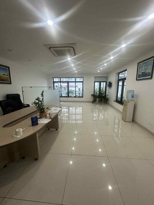 cho thuê mặt phố vinhome hàm nghi.95m2x5tầng.90triệu.lh 