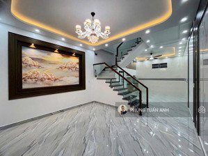 xây mới tinh tại hồ sen. nhà 42m² x 4 tầng nhà có sân cổng rộng thênh thang