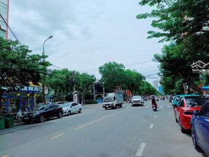 chính chủ gửi bán nhà 5 tầng đường hồ nghinh, phía sau có đường 4m, tuyến đường du lịch khách sạn