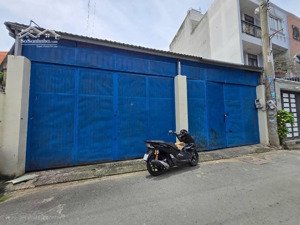 nhà xưởng 1,5 tầng đường phan văn hớn, phường tân thới nhất, q12, dt 210m2 (9,6mx21,5m), hẻm 5m