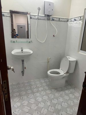 phòng trọ mới xây đầy đủ nội thất mới 100% hẻm 809/33 trần hưng đạo, p1, q5, tphcm giá 6tr/tháng