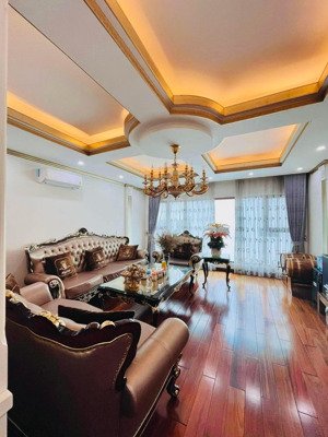 hạ chào! phân lô kim mã, ngõ thông ôtô tránh, gara ôtô, gần công viên, kd, thang máy. dt 65m2*6t