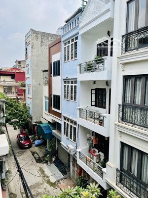 linh đường - 0to tránh đỗ vỉa hè rộng - kd đỉnh - nhà đẹp ở luôn 41m2 x 4 tầng - giá 10,xx tỷ