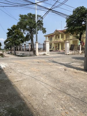 chính chủ cần bán lô đất vị trí đẹp tại ấp chung