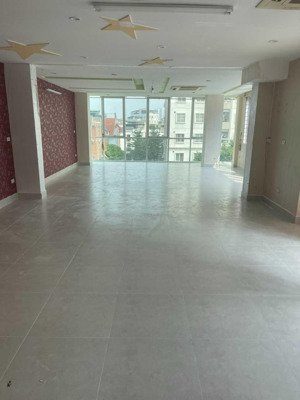 văn phòng kim giang - nguyễn xiển, 100 m2/sàn thông, chỉ 11 tr/tháng, đối diện tòa án nhân dân