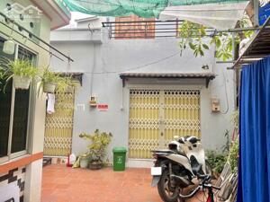 BÁN NHÀ HẺM XE HƠI – 95m² (8x12) – 2 TẦNG – HOÀNG HỮU NAM, KẾ GA METRO SỐ 1 – DÒNG TIỀN 11 TRIỆU/THÁNG