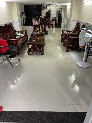 nhà 3 tầng mới, sạch sẽ, 4mx17m, 3pn (có máy lạnh), 3wc, full nội thất, đường ôtô 12m c/x phú lâm b