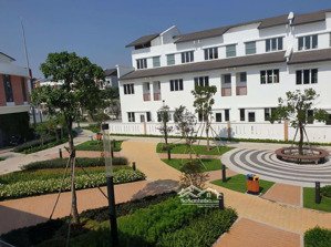 cho thuê biệt thự sun casa vsip ii, 100m2, 4pn, 4wc. giá thuê 15 tr vnd/tháng