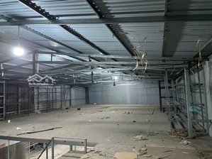 cho thuê kho xưởng nguyễn khoái hoàng mai 300m2 - 240m2 giá 80nghìn/ m2/ tháng cont vào tận kho