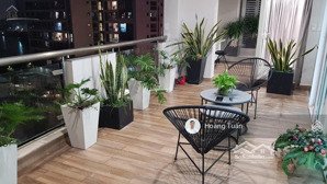 bán gấp căn hộ cảnh viên 3 giá rẻ, căn góc, diện tích 120m2, 8.5 tỷ. 