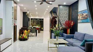 nhà mới full nội thất gói 5 mỹ gia, đường to thông 12m, gần công viên và trường học giá chỉ 7 tỷ 5.