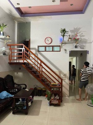 nhà sr mt đg cao bá quát nhựa 7mthông buôn bán, gần trường 2p ngủ 56m2, 3,45 tỷ tl nhẹ lh0906309279
