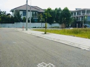 bán nhanh lô hoa hậu diện tích 78m2 mặt tiền 6m đường 3 ô tô tránh nhau tại tp thanh hóa ạ