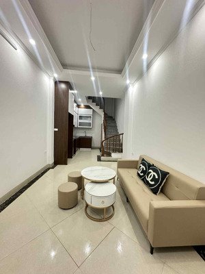 bán nhà xây mới long lanh, giá cực hiếm 5.x, nở hậu, cách oto tránh chỉ 20m ở phố hoa lâm long biên