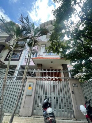 cho thuê biệt thự kdc himlam q7 nhà ở kết hợp vp nhà có thang máy giá: 80tr/th lh: 