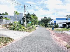 Bán 2.000m2 sang lại 180tr gọi 0932 88 29 68 đất ngay khu dân đông
