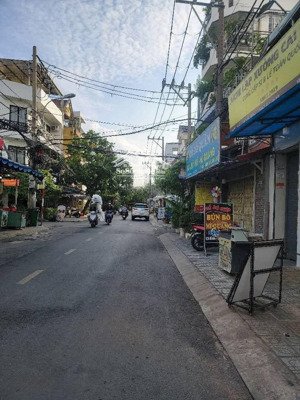 mặt tiền kinh doanh nguyễn văn công, p3, gò vấp. 4x16m. 3 tầng. chỉ 11tỷ7 còn tl. vị trí đắc địa