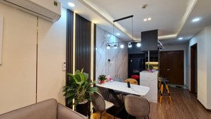 cho thuê gấp căn hộ sky center, 74m2, gồm 2pn, 2wc, giá 14tr.lh: hồng)