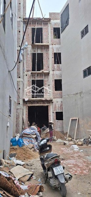 bán căn nhà 4,5 tầng đang hoàn thiện sổ đỏ 81,3m2 tại tổ 7 phú lương
