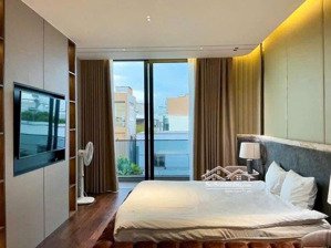 bán khách sạn 6 tầng 2 mt đường nguyễn tất thành, xuân hà, thanh khê. đối diện bãi tắm biển