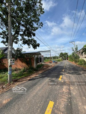 bán đất 1000m2 ngang bám đường 10m đường trước đất rộng 8m thông, cách dh 507 2p đi xe, sẵn sổ