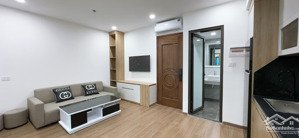 cho thuê căn hộ mới tinh tại 271 lạc long quân, 1 bước ra hồ tây, nhà mới tinh đầy đủ nội thất